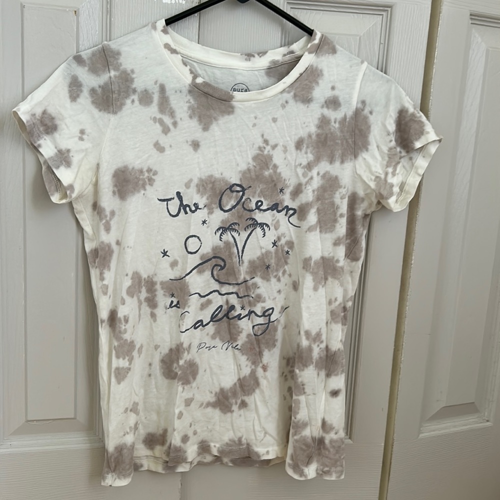 Pura vida t shirt. Worn once.
